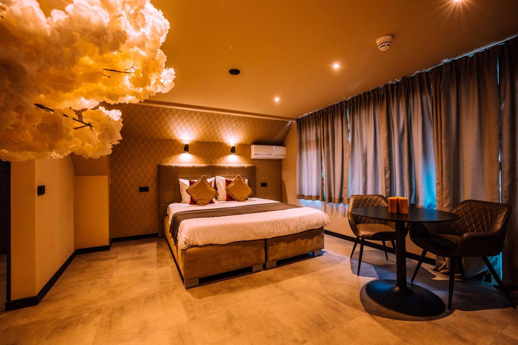 Hotel Buren Buren  エクステリア 写真
